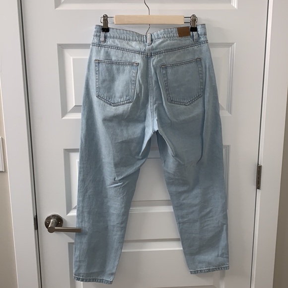 Light wash mom jeans - Picture 4 of 8